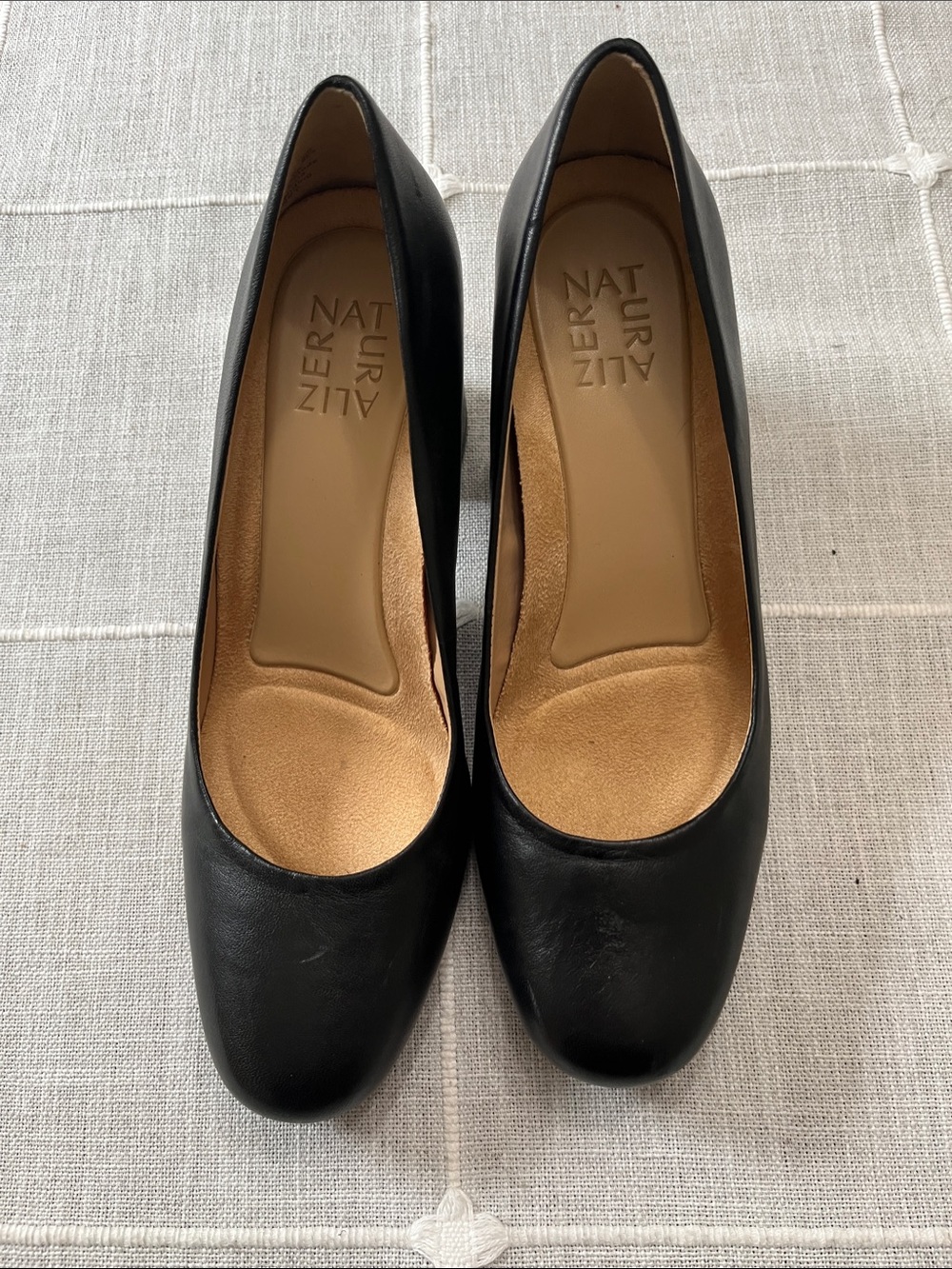 Naturalizer Black Leather Round-Toe Heels - Picture 2 of 5